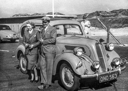 Ken Wharton i Joy Cooke – Ford Anglia.